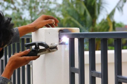 Tips Buat Pagar Rumah Agar Aman dan Tahan Lama 2 Buat Pagar Rumah