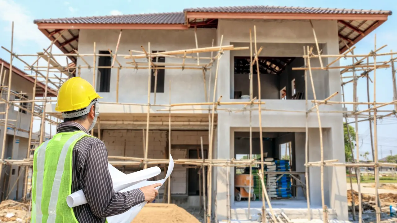 perbedaan renovasi vs bangun baru